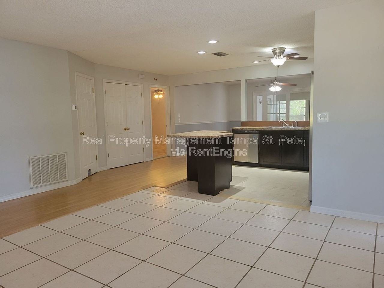 12387 Seagate St - Photo 4 of 43