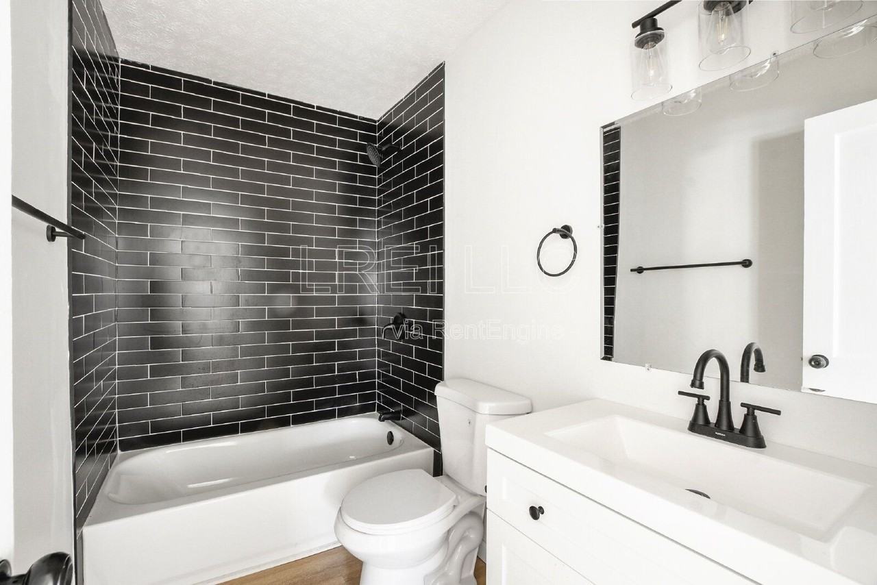 320 N 36th St - Photo 5 of 11