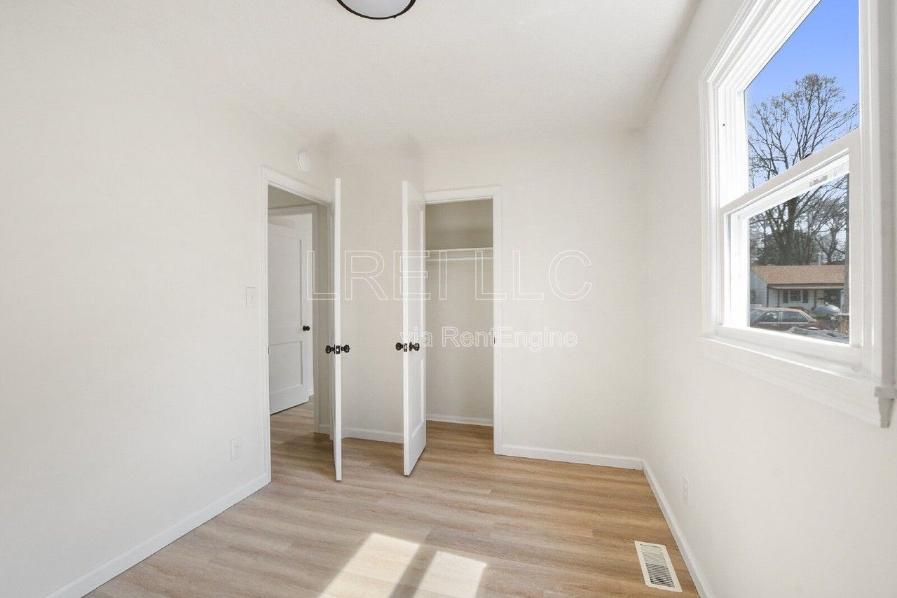 320 N 36th St - Photo 6 of 11