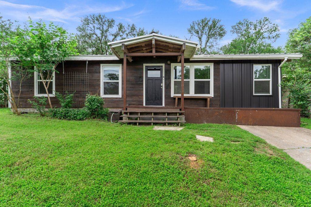 4305 Leslie Ave - Photo 2 of 27