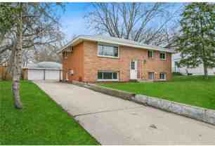 49 91st Ln Ne - Photo 1 of 1