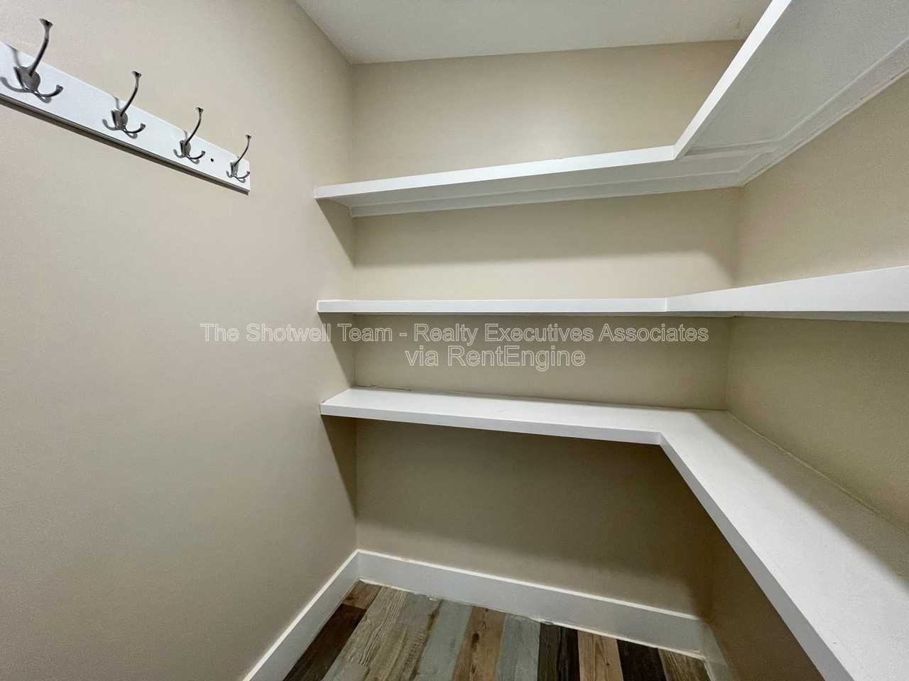 2904 Henegar St - Photo 5 of 13