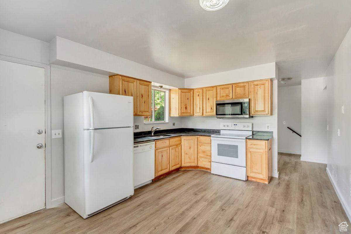 505 Mansfield Ave - Photo 4 of 17