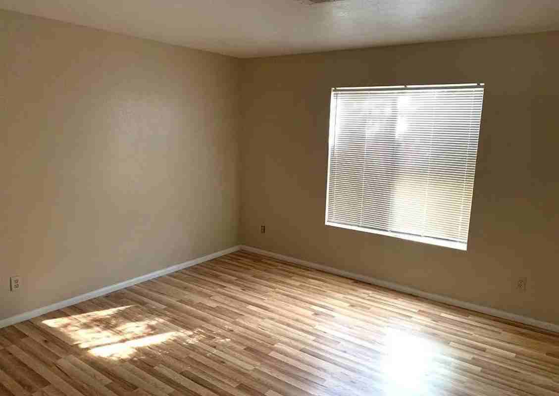 5426 W Eugie Ave - Photo 3 of 7