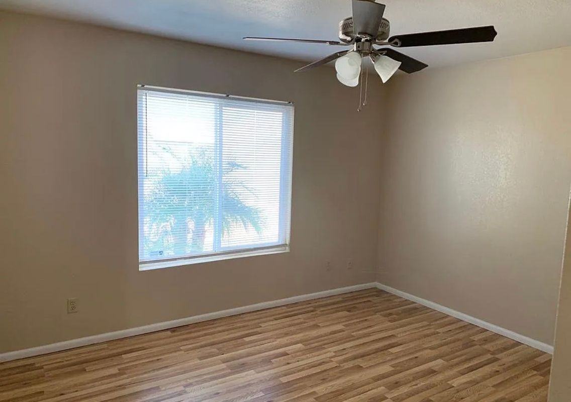5426 W Eugie Ave - Photo 4 of 7