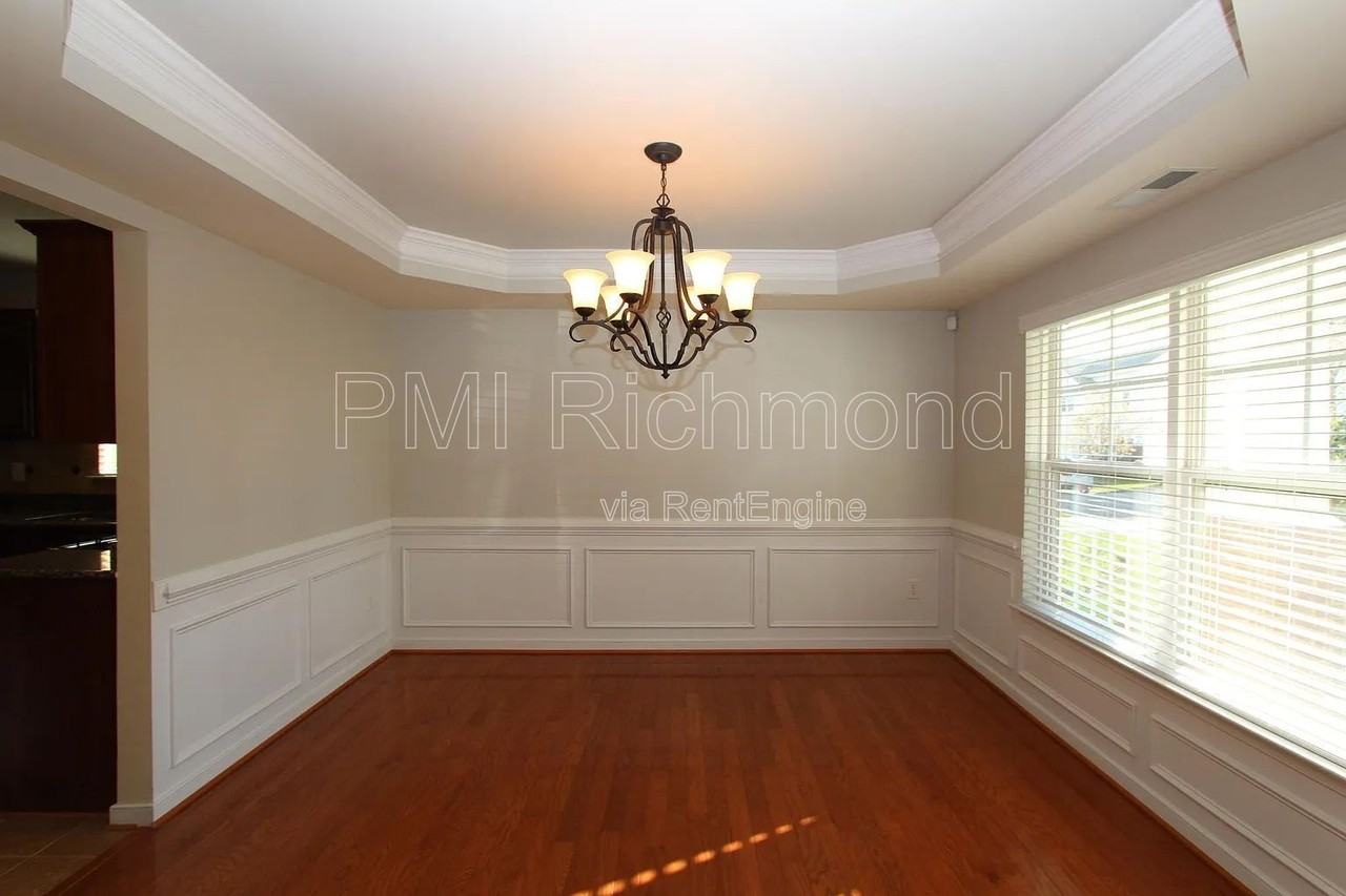 637 Abbey Village Cir - Photo 4 of 20