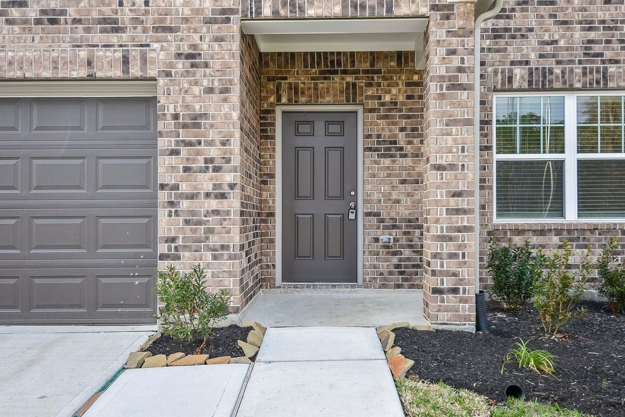 3603 Admiralty Dr - Photo 2 of 32