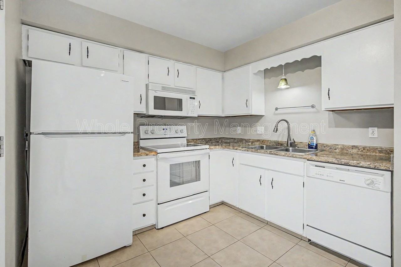 8705 Santa Fe Dr - Photo 6 of 19