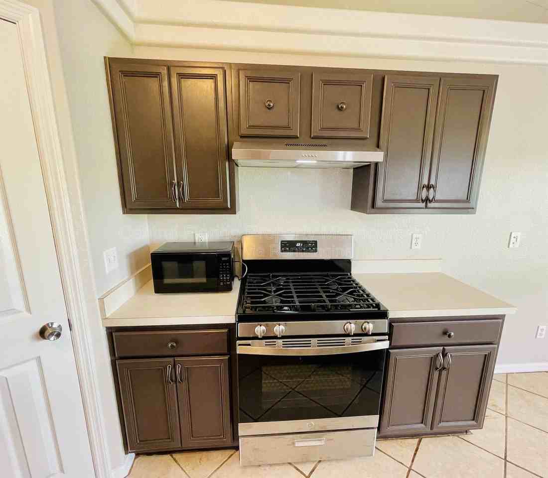 1514 Sunset Village Blvd - Photo 7 of 32