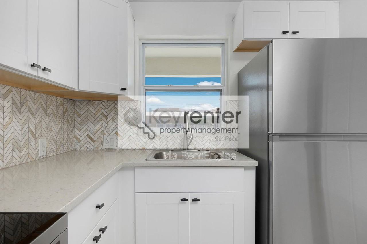 164 117th Ave #4 - Photo 6 of 31