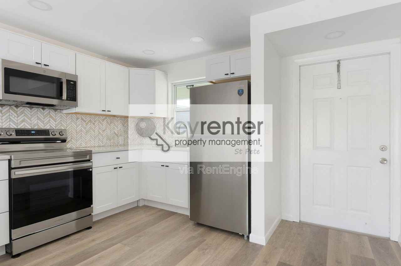 164 117th Ave #4 - Photo 7 of 31