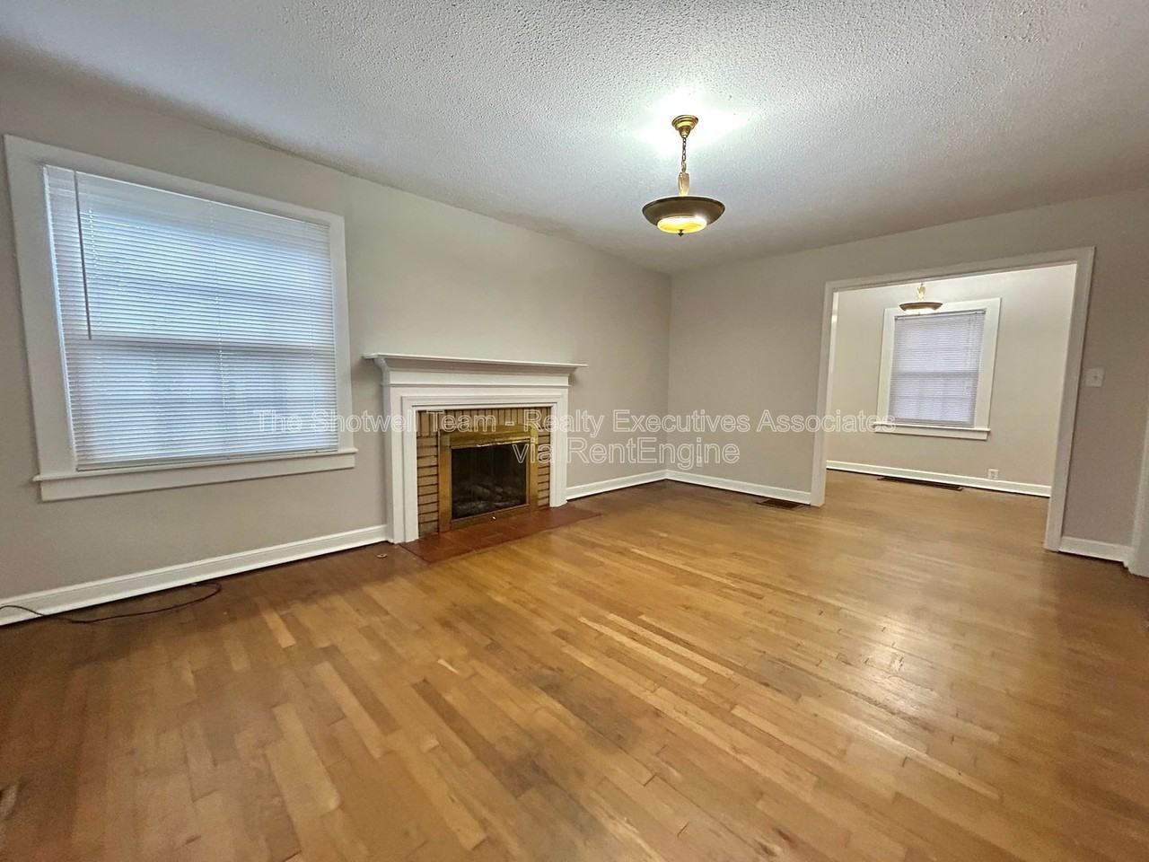 4403 Cypress Ln - Photo 2 of 11