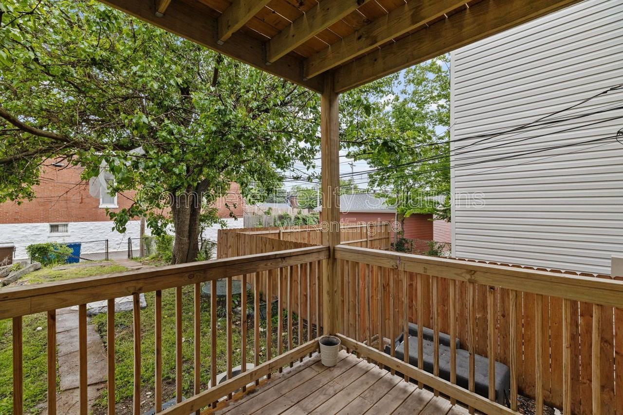 3702 Meramec St #1E - Photo 3 of 23