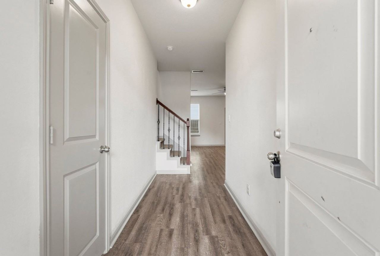 630 Magnolia Bnd - Photo 5 of 26