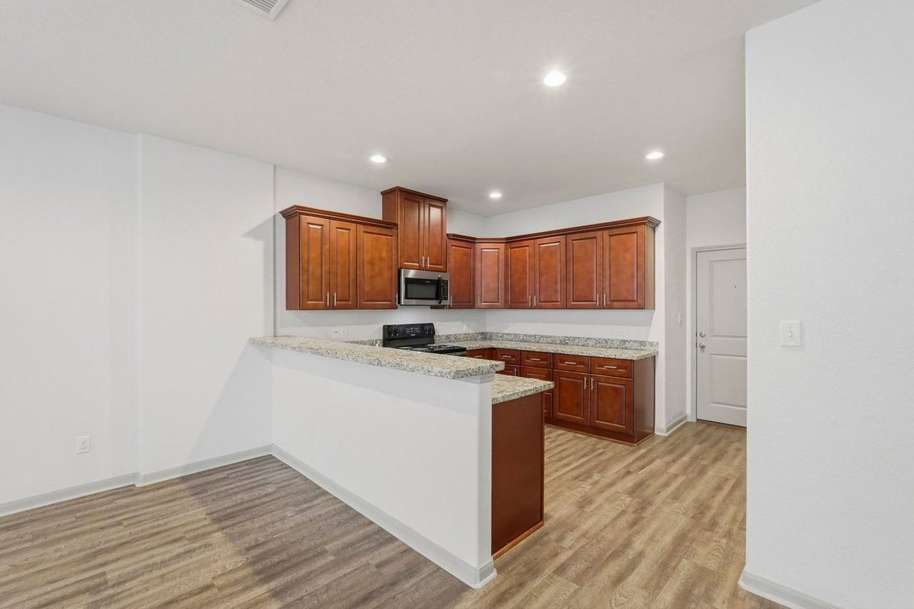 630 Magnolia Bnd - Photo 7 of 26