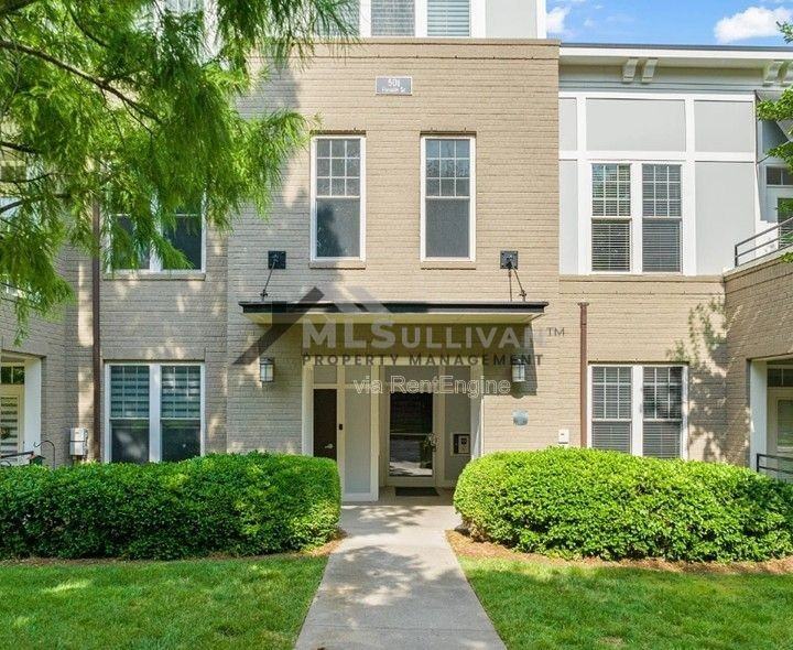 501 Finsbury St #204-1
