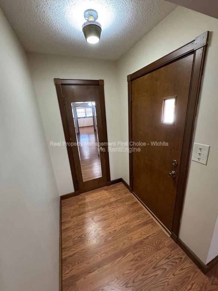 2403 S Minnesota Ave - Photo 6 of 46