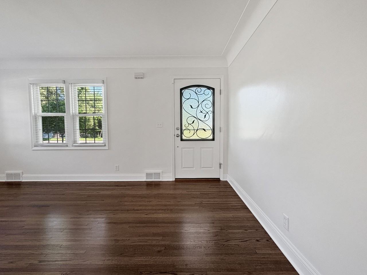 8311 W 35th St - Photo 3 of 37