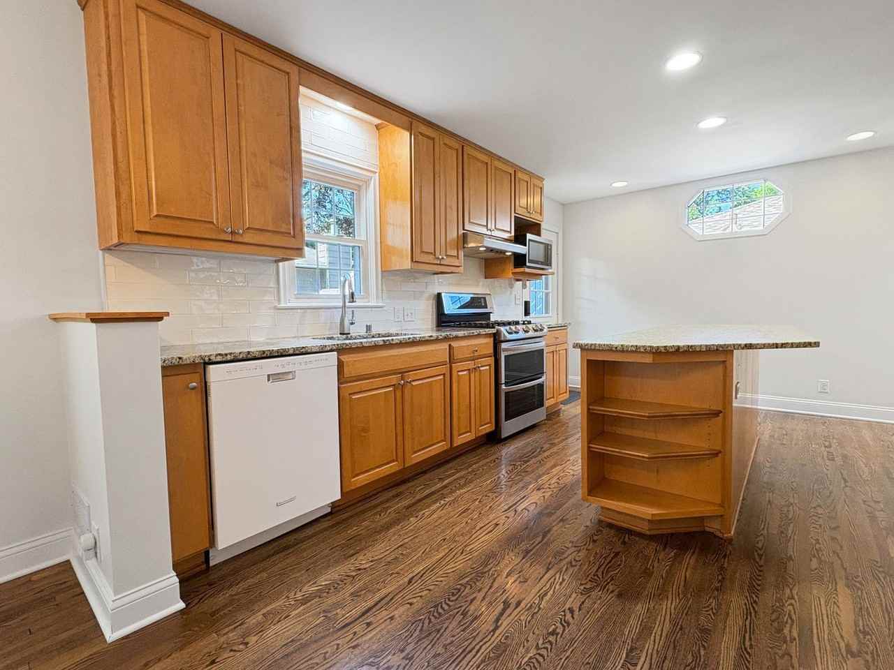 8311 W 35th St - Photo 7 of 37