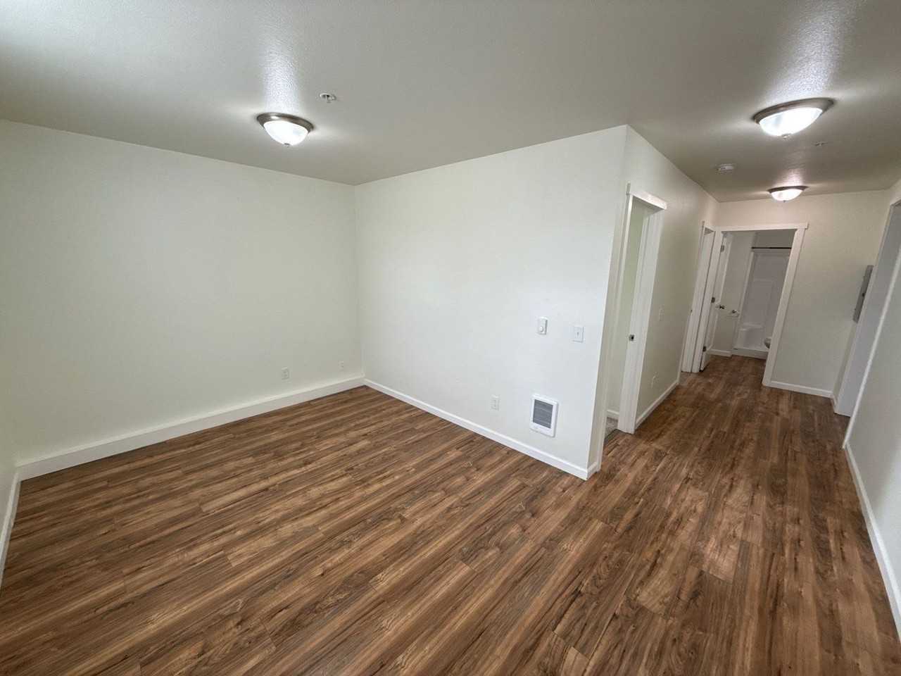 200 Railroad Ave #5 - Photo 3 of 20