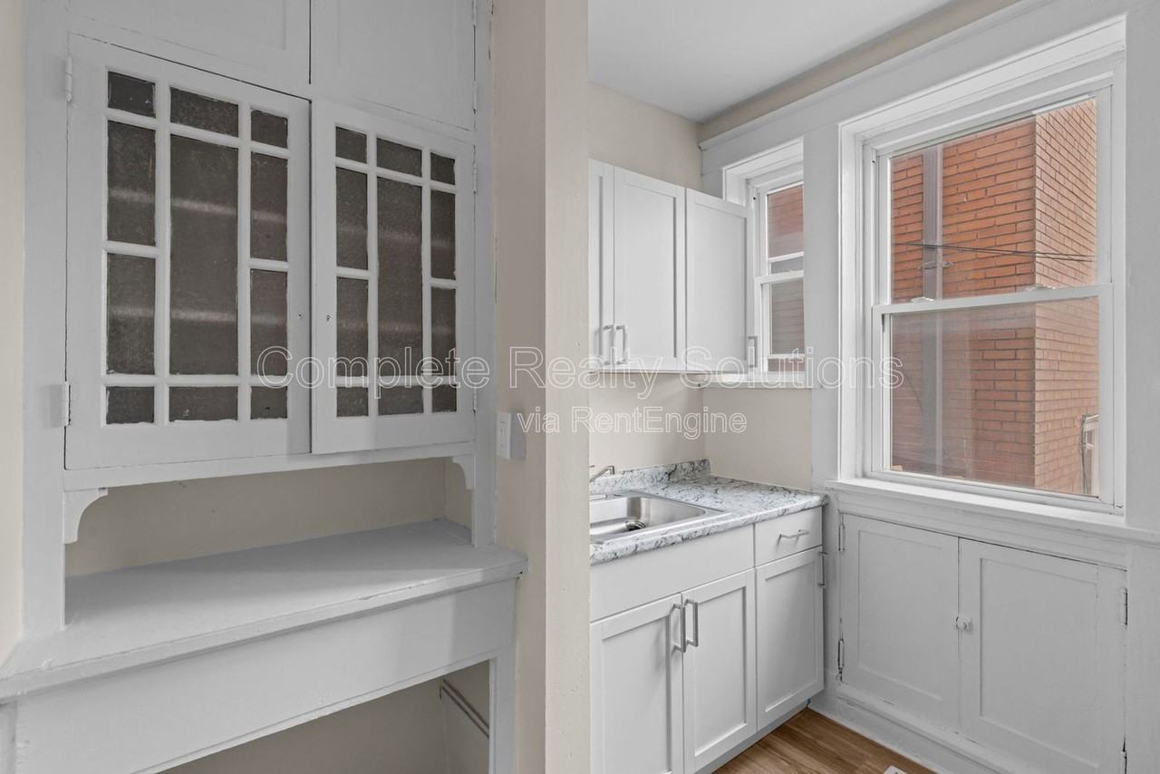 4301 S 38th St #1S - Photo 4 of 23