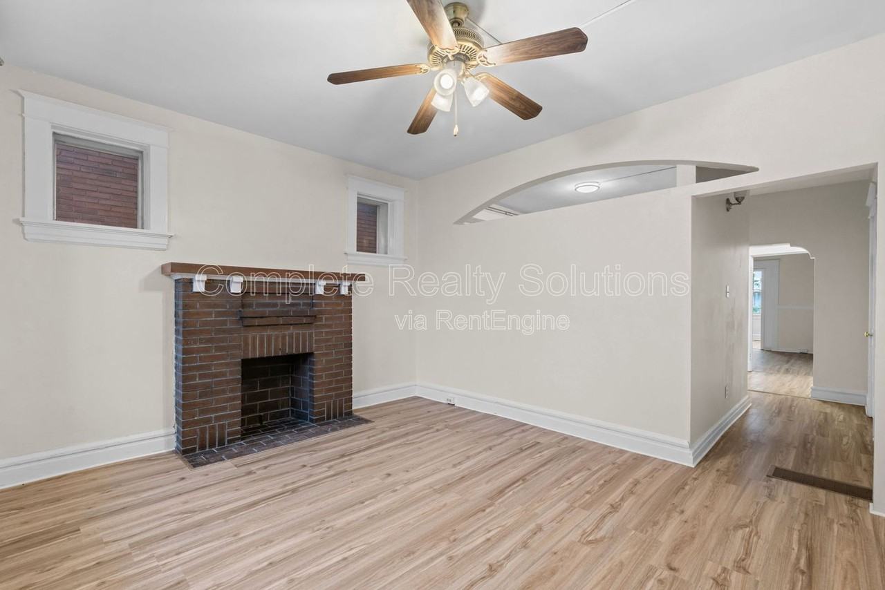4301 S 38th St #1S - Photo 3 of 23