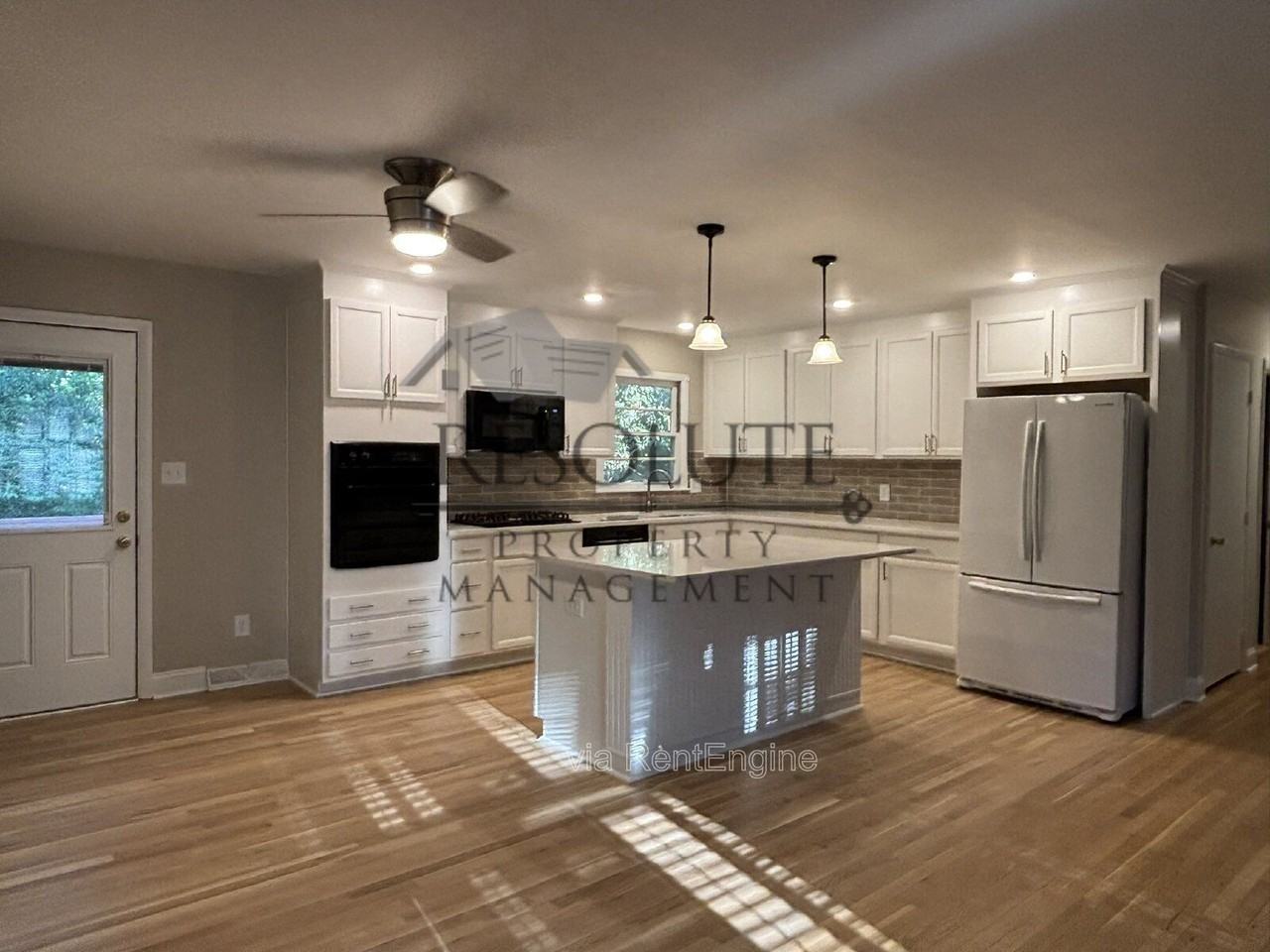 4812 Radcliff Rd - Photo 3 of 13