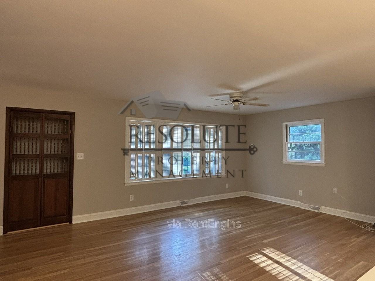 4812 Radcliff Rd - Photo 5 of 13