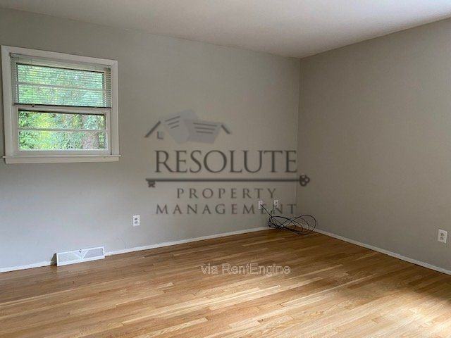 4812 Radcliff Rd - Photo 7 of 13