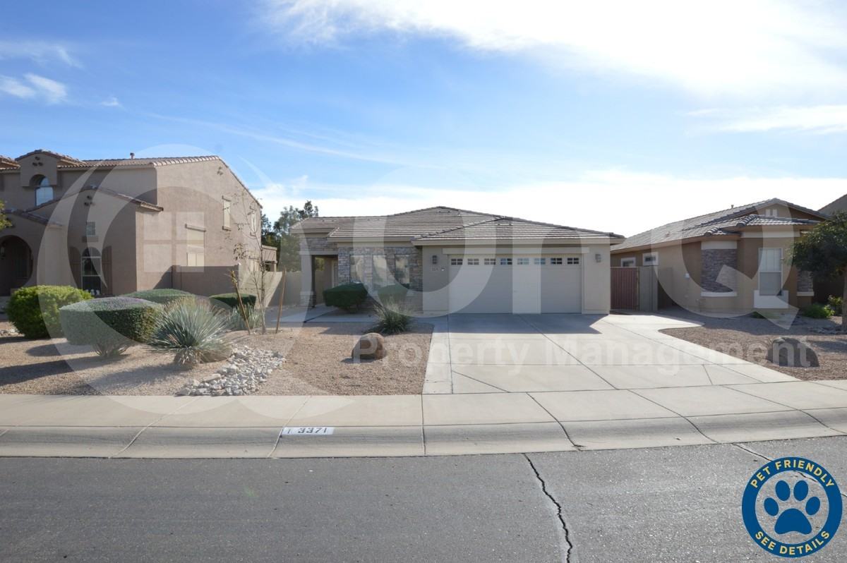 3371 E Canary Way