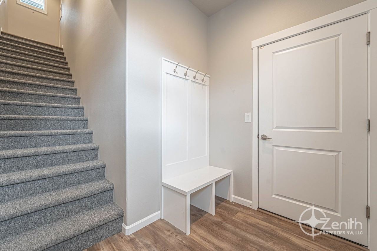 14426 Ne 22nd Ave - Photo 3 of 31