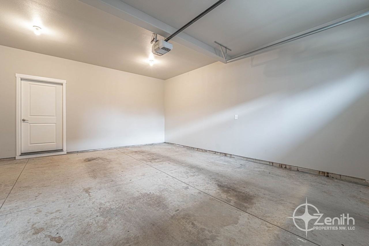 14426 Ne 22nd Ave - Photo 4 of 31
