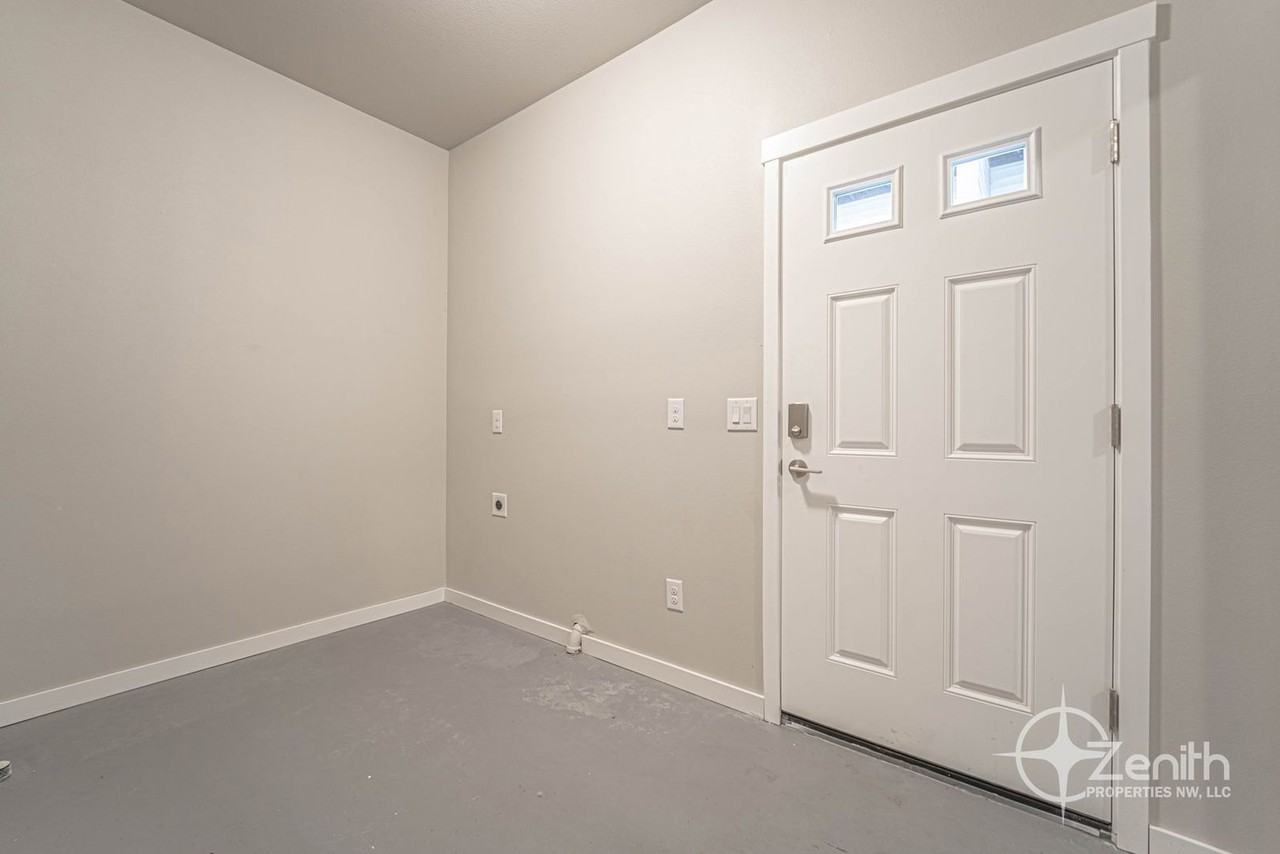 14426 Ne 22nd Ave - Photo 6 of 31