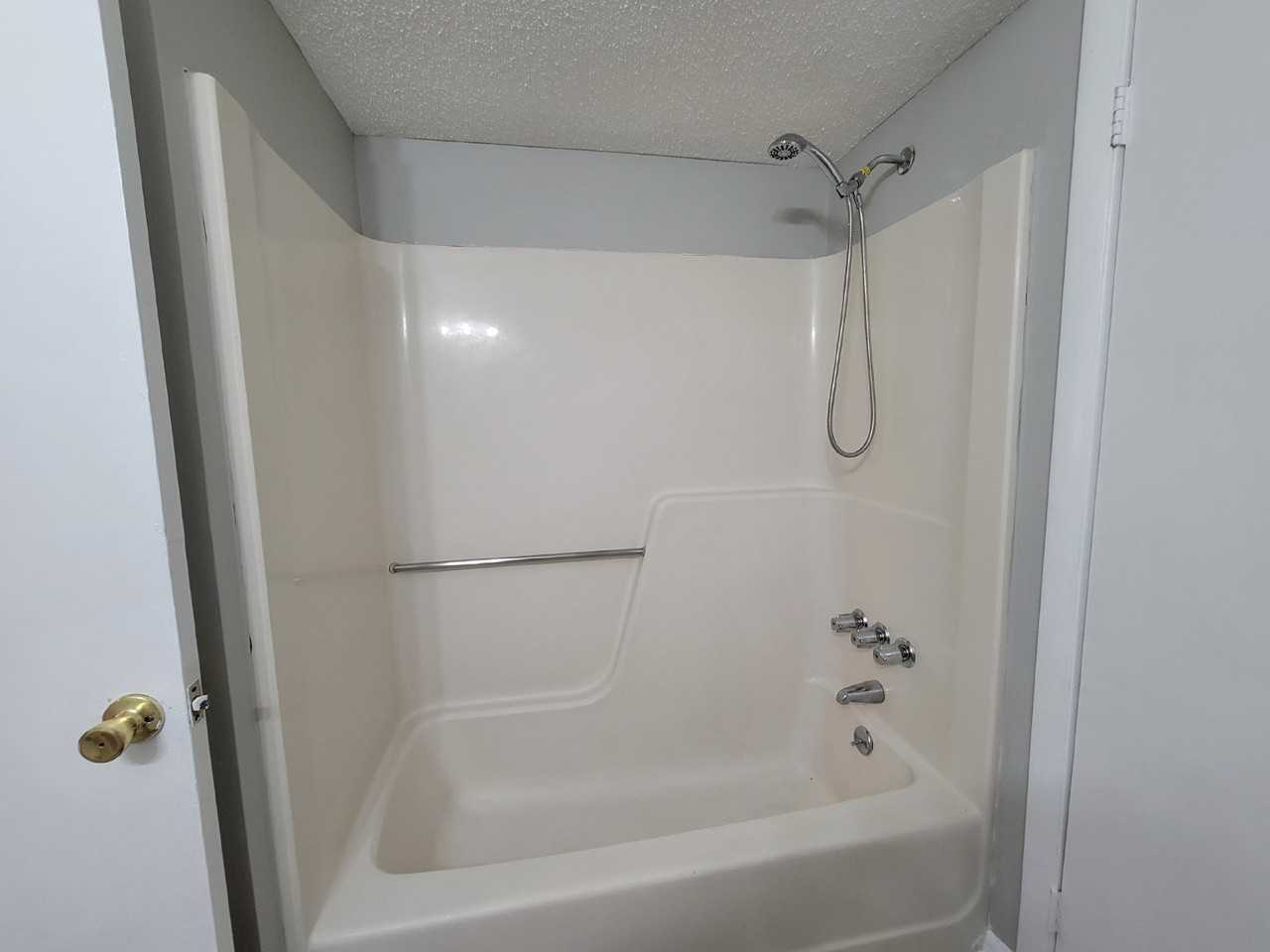1818 Glenn St Sw Apt 1 - Photo 7 of 9