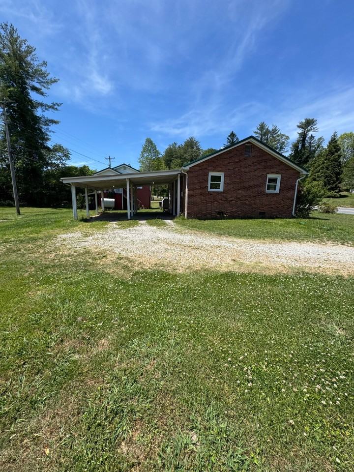 1810 Willow Rd - Photo 4 of 22