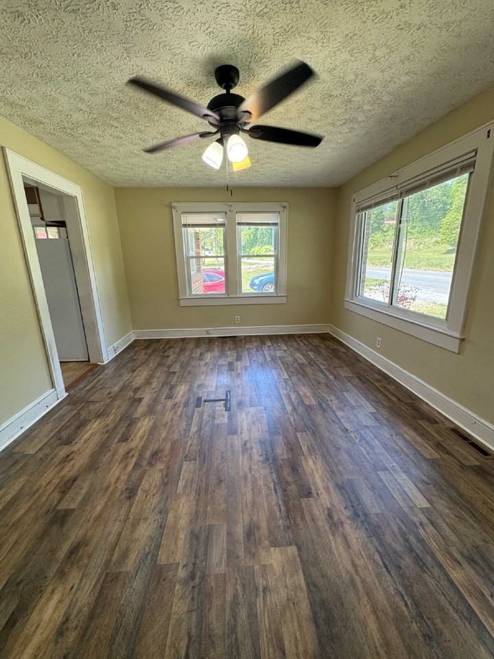 1810 Willow Rd - Photo 7 of 22