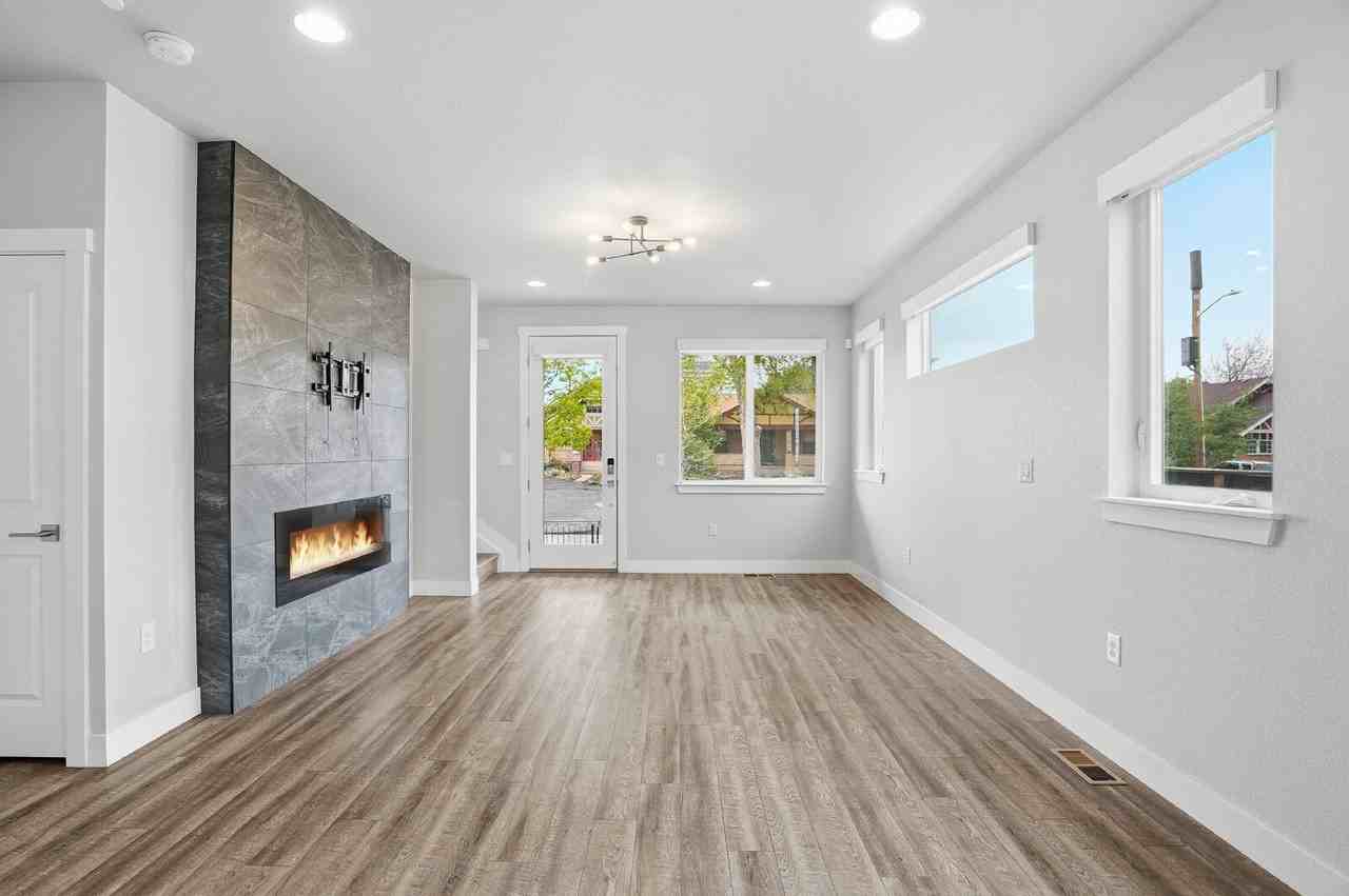 1518 Newton St - Photo 6 of 48