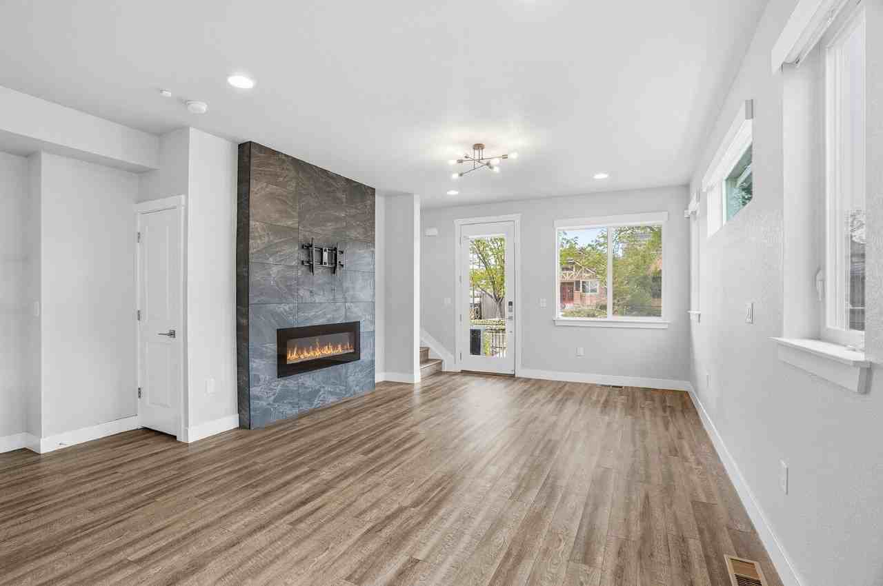 1518 Newton St - Photo 7 of 48