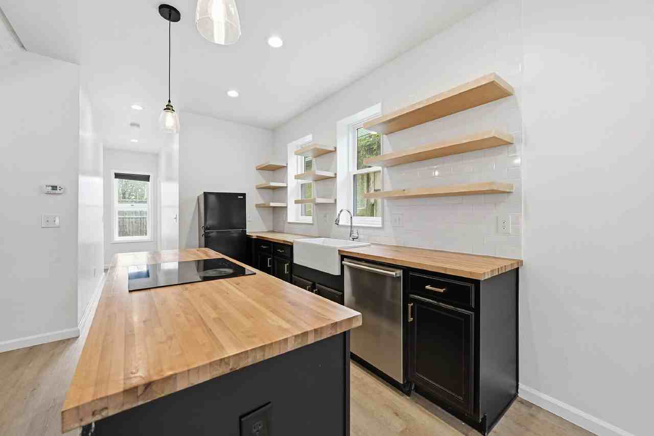 3216 Curtis St - Photo 6 of 29