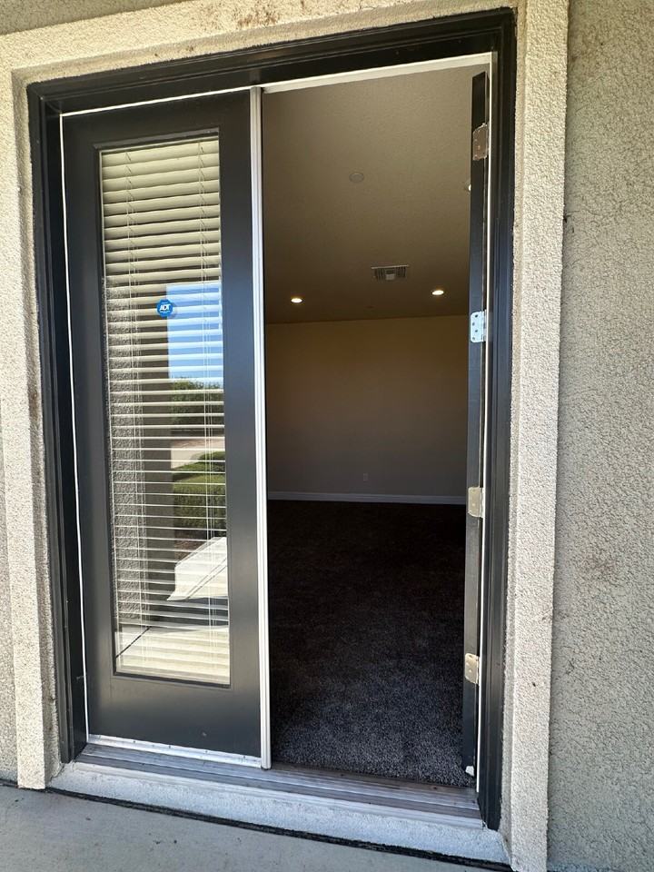 2494 Valdes Dr - Photo 6 of 35