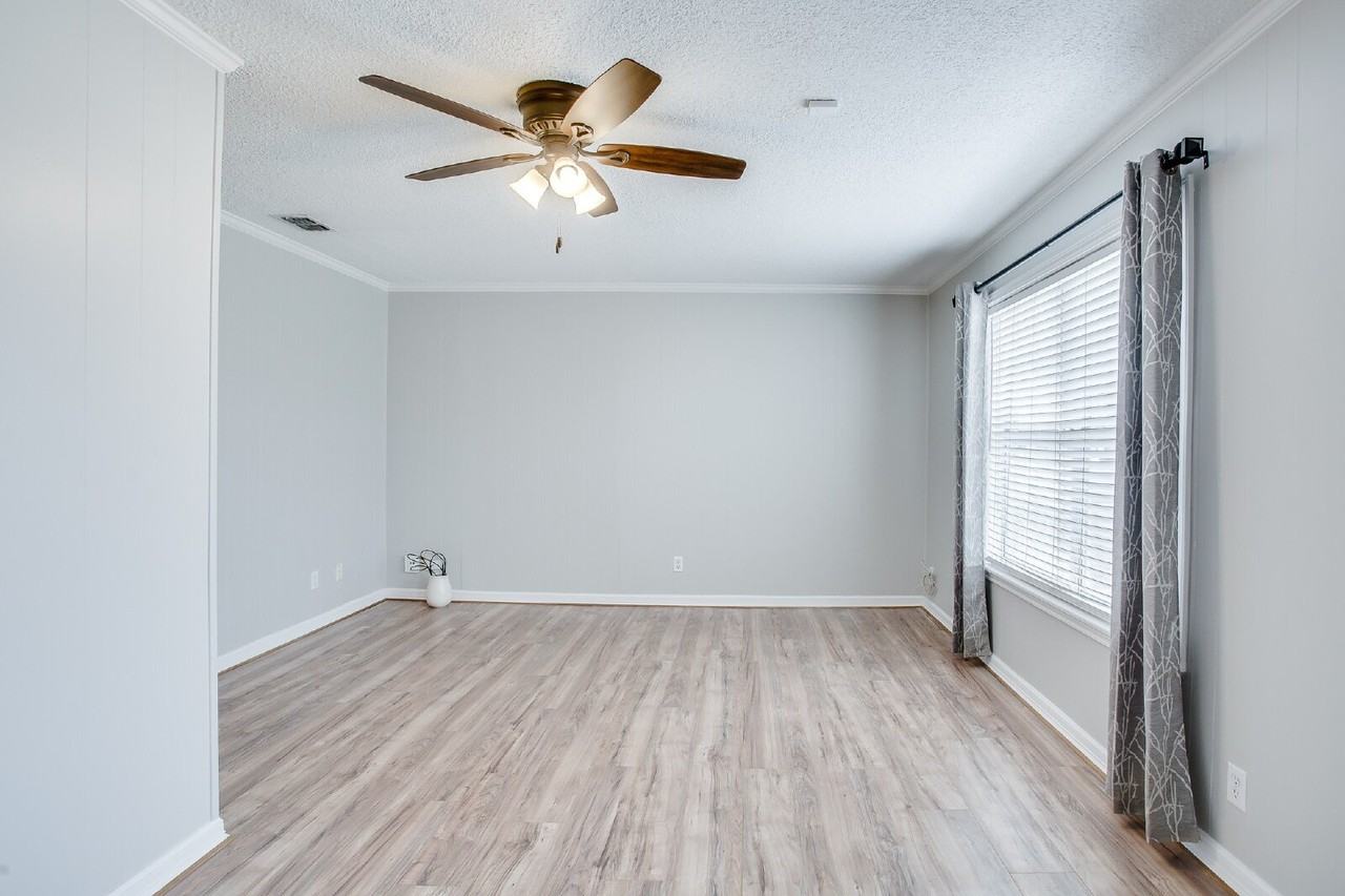 3617 32nd St - Photo 3 of 11