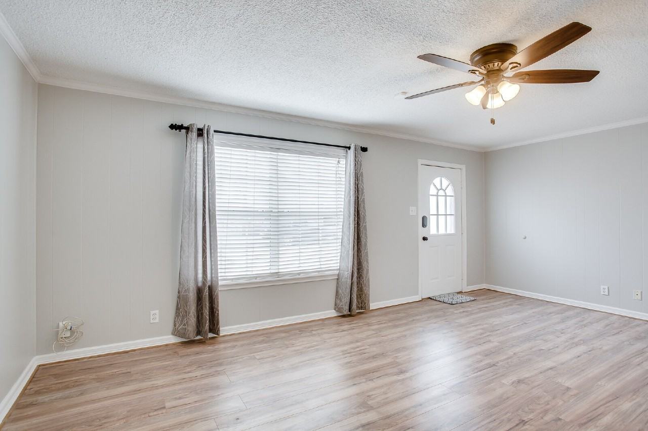 3617 32nd St - Photo 4 of 11