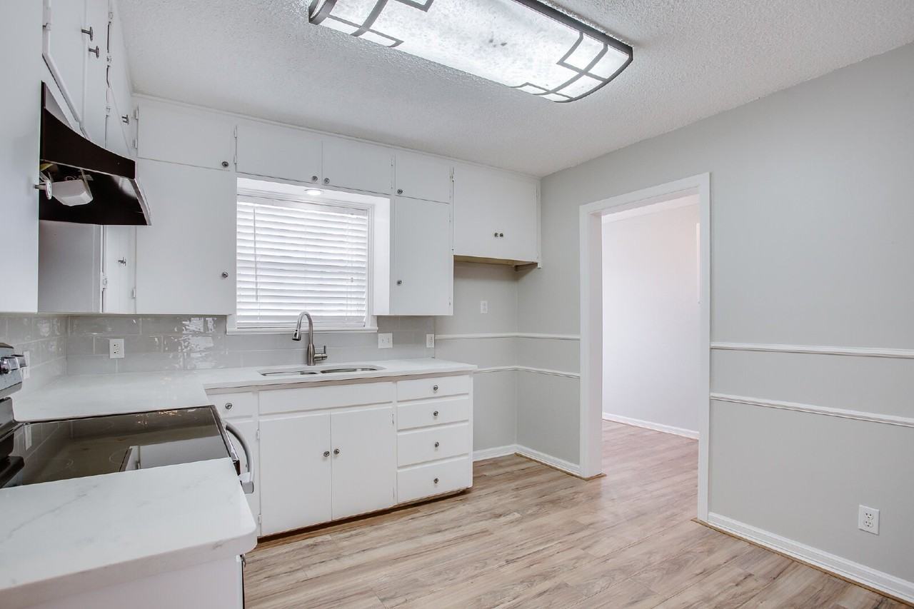3617 32nd St - Photo 6 of 11