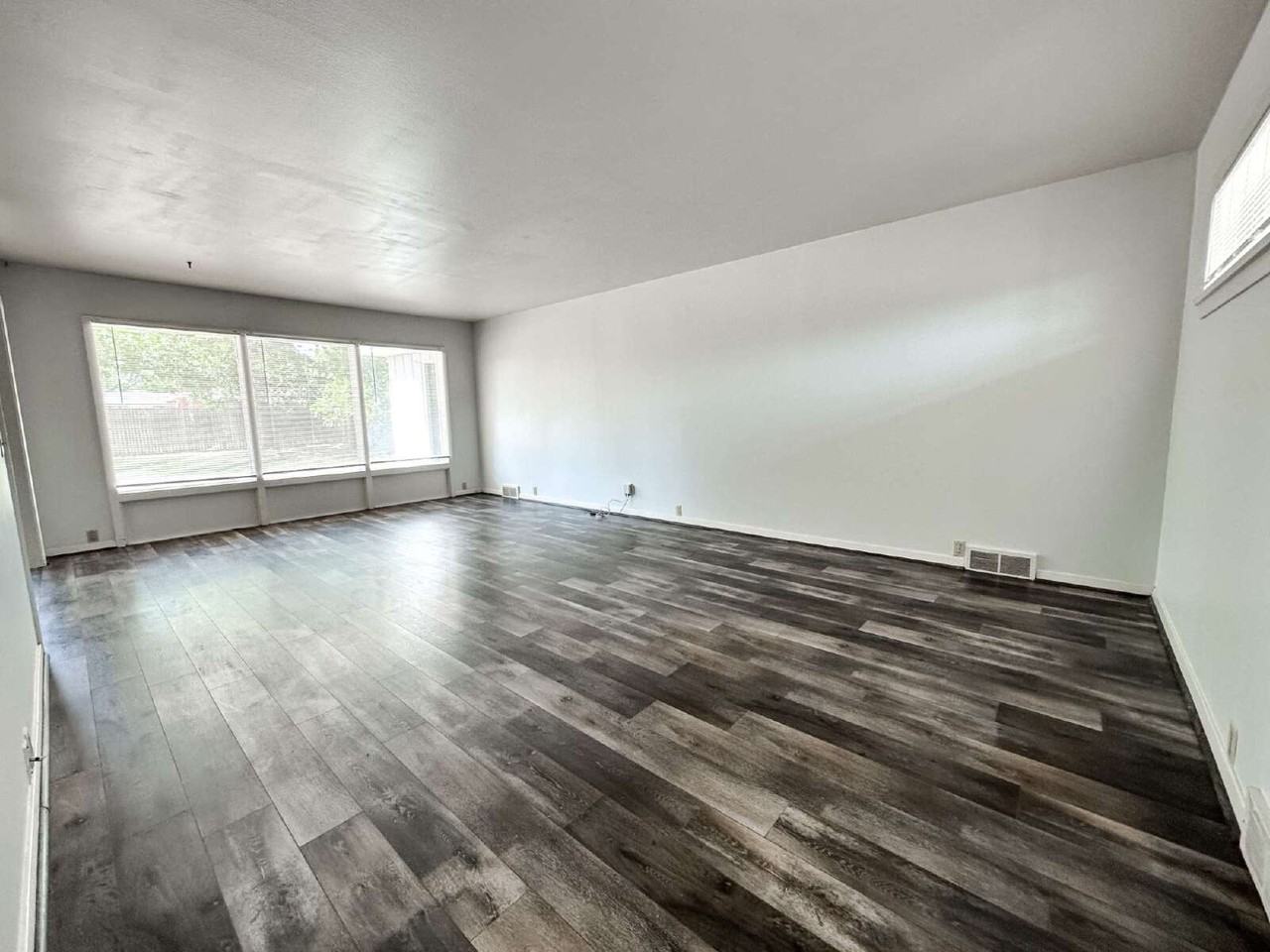3405 37th St - Photo 4 of 20