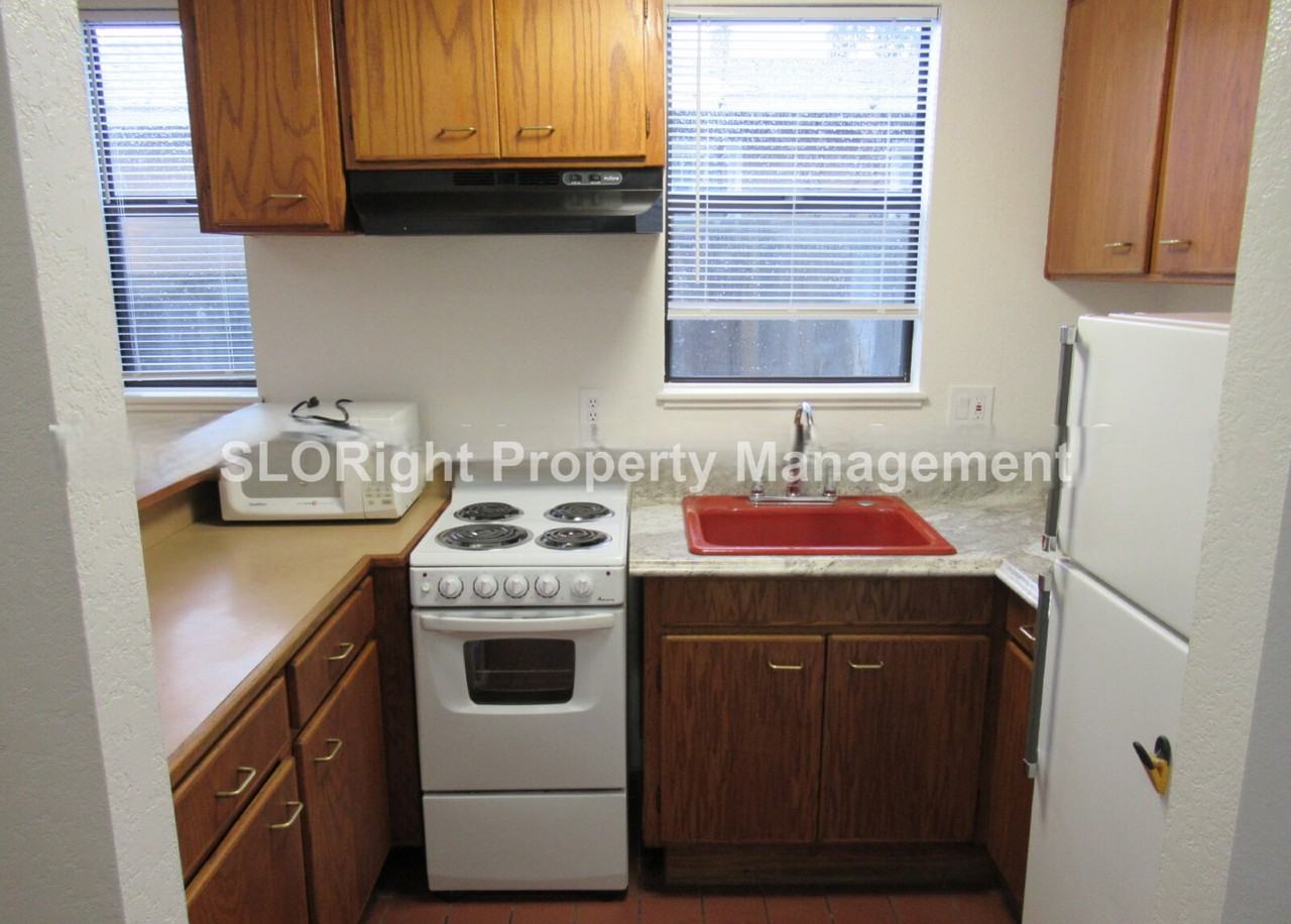 469 Sandercock St Apt C - Photo 3 of 13