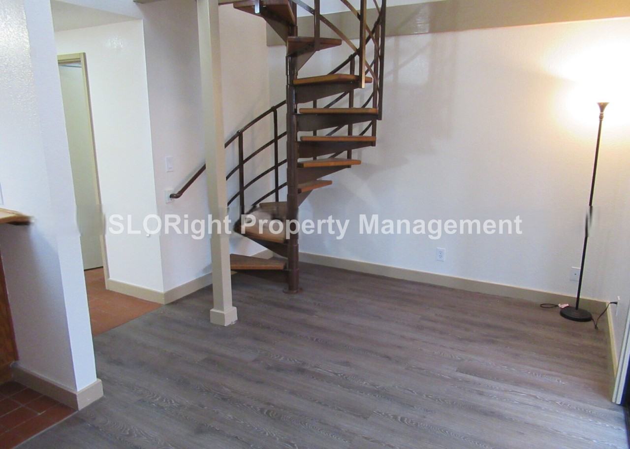469 Sandercock St Apt C - Photo 7 of 13