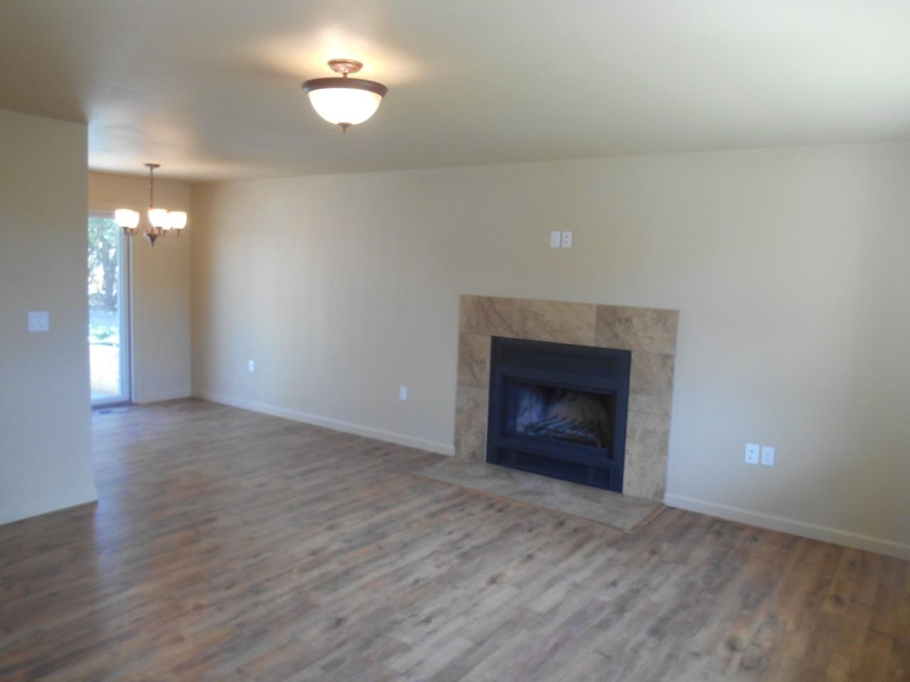 113 Zircon Dr - Photo 2 of 15