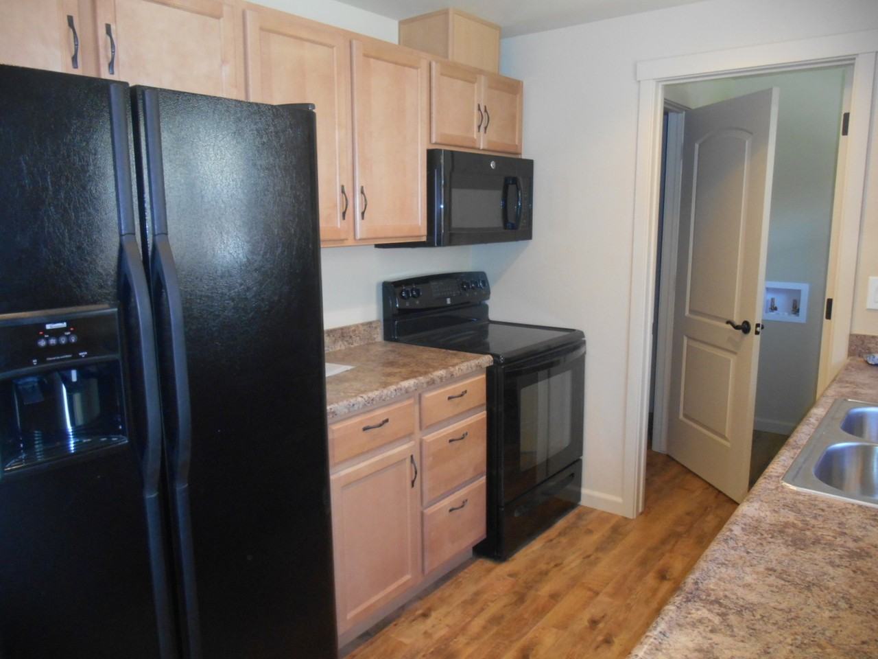 113 Zircon Dr - Photo 3 of 15