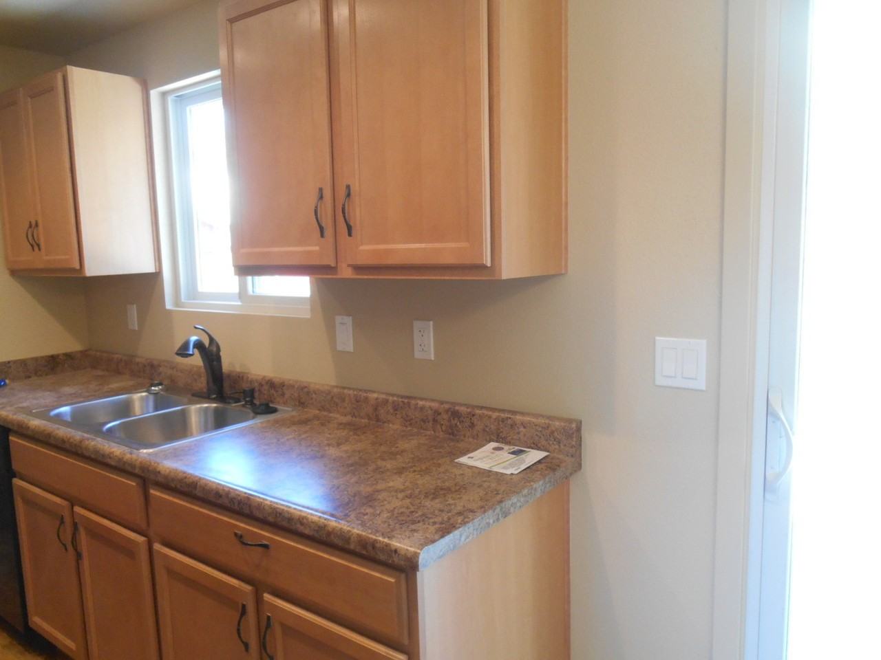 113 Zircon Dr - Photo 4 of 15