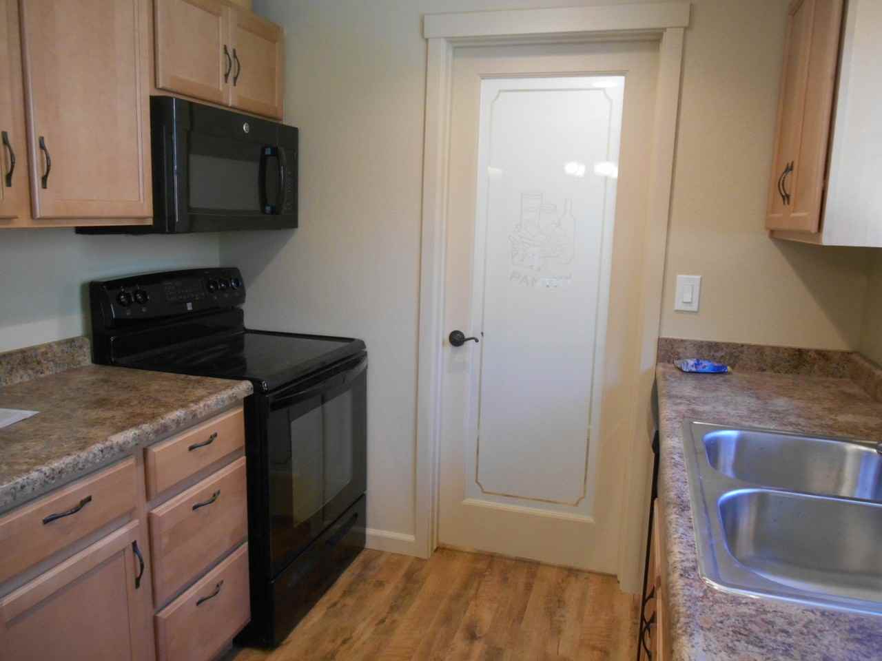 113 Zircon Dr - Photo 5 of 15